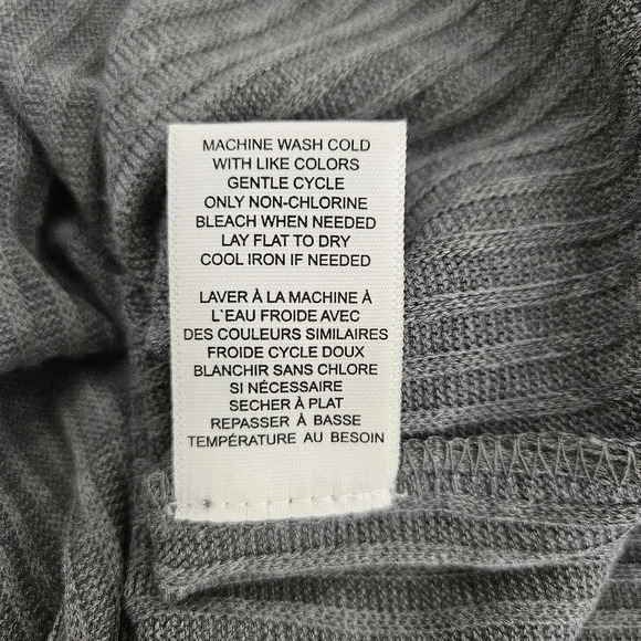 Tinsel Shirt Gray Long Sleeve Rib Knit Button Up V Neck Top Petite - Picture 8 of 8